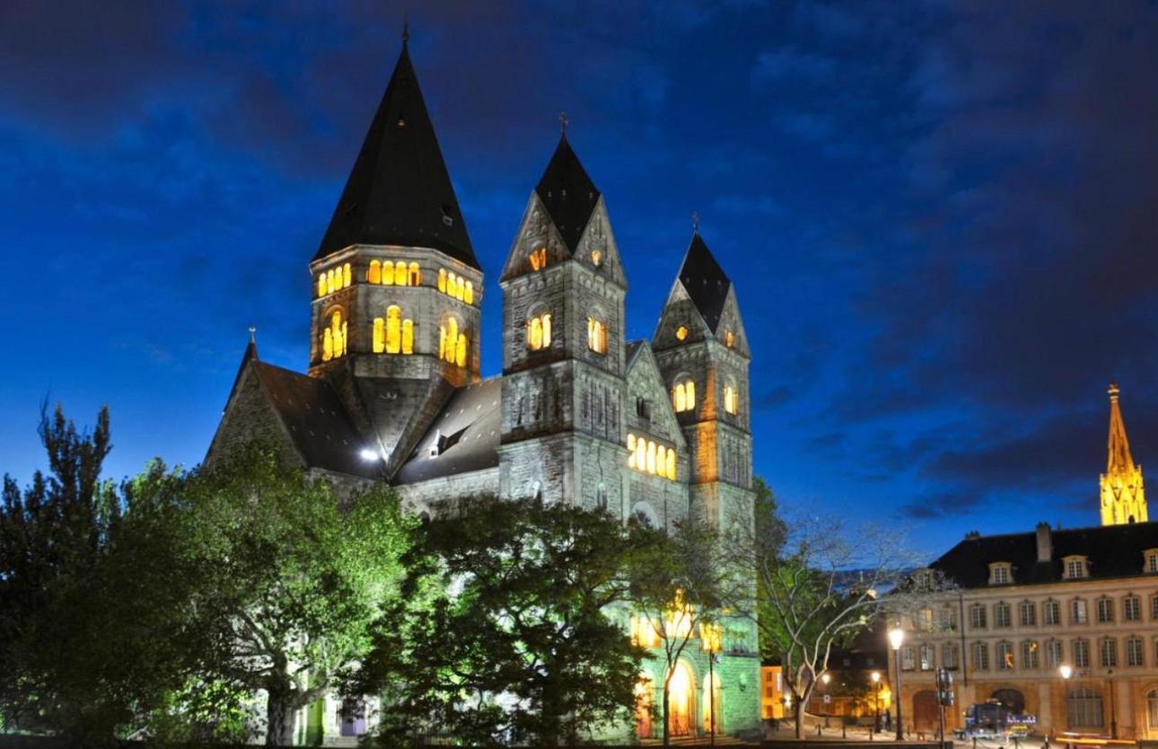 Serenity Bed Palace 2 Metz Gare 外观 照片