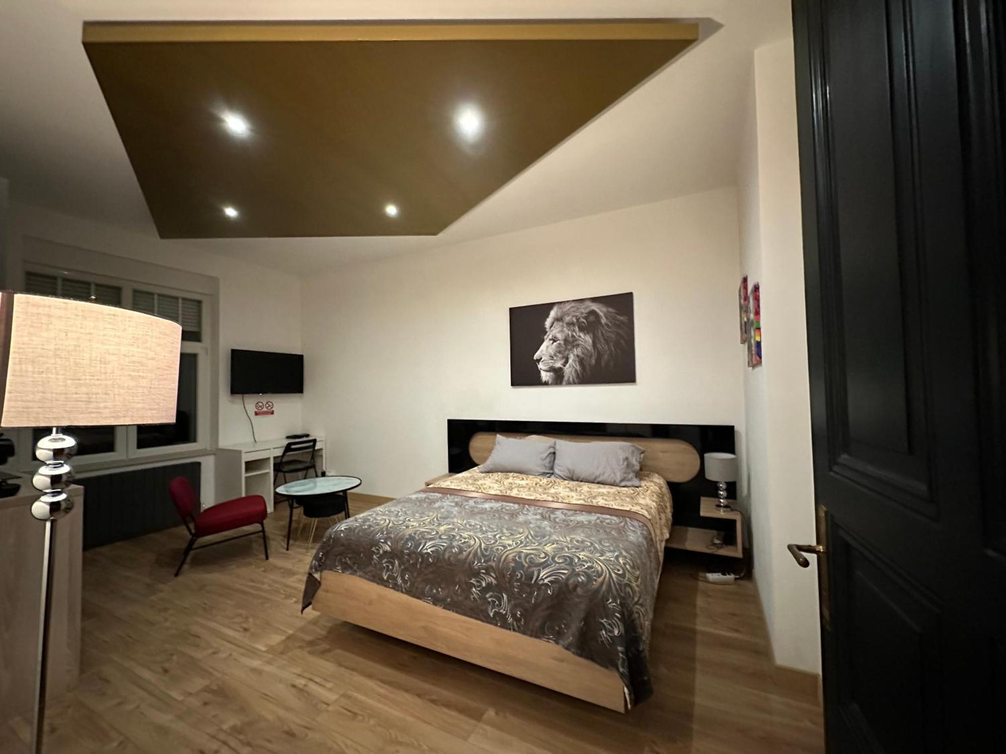 Serenity Bed Palace 2 Metz Gare 外观 照片